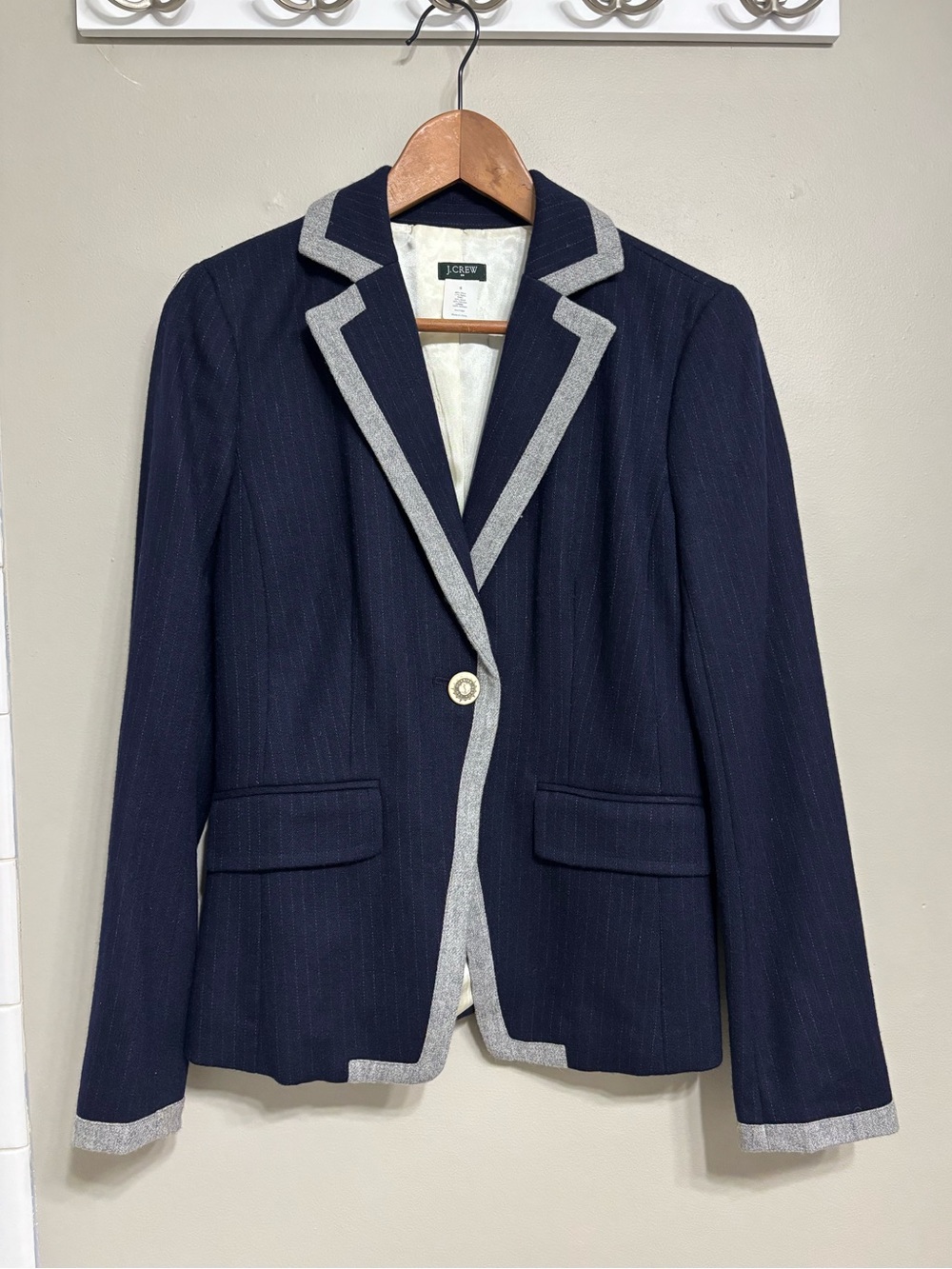 J. Crew Navy Wool Blend Pinstriped Blazer. Womens size 6